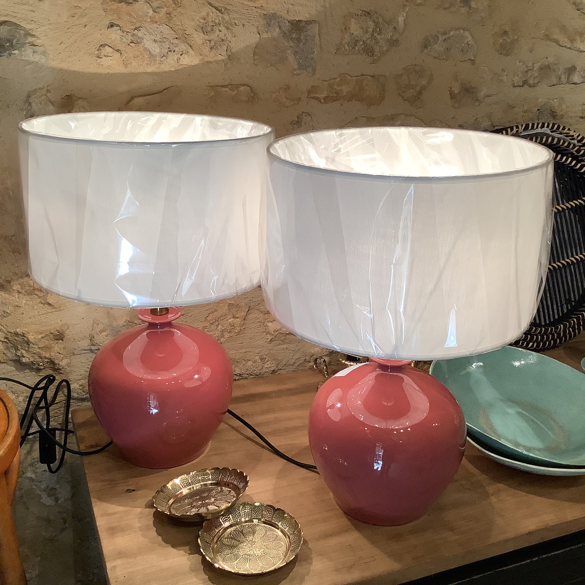 Lampe vase rond mauve en porcelaine