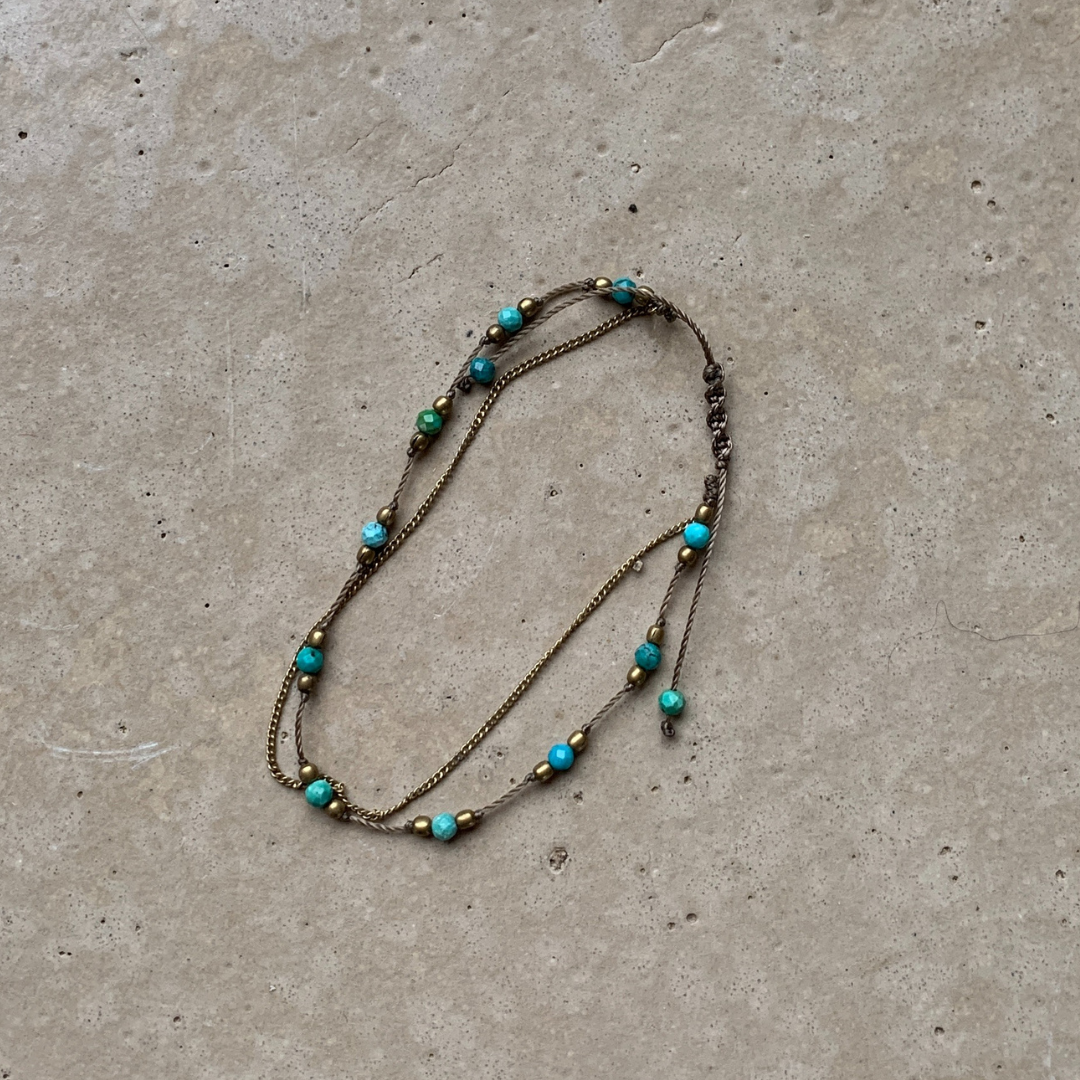 Bracelet COLOMBE en pierres semi précieuses montées sur fil de soie
