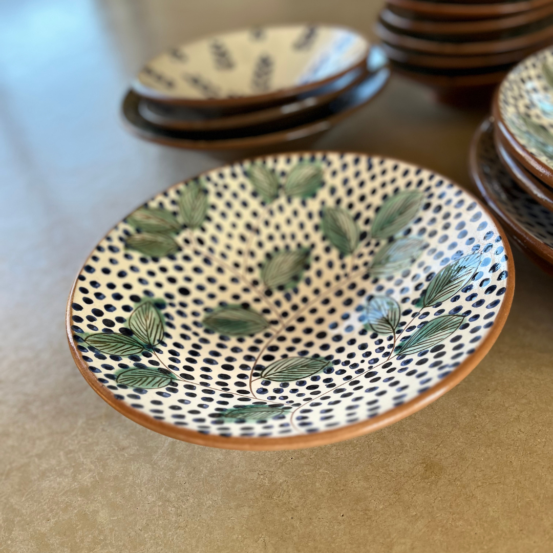 Saladier en céramique à motifs de feuilles